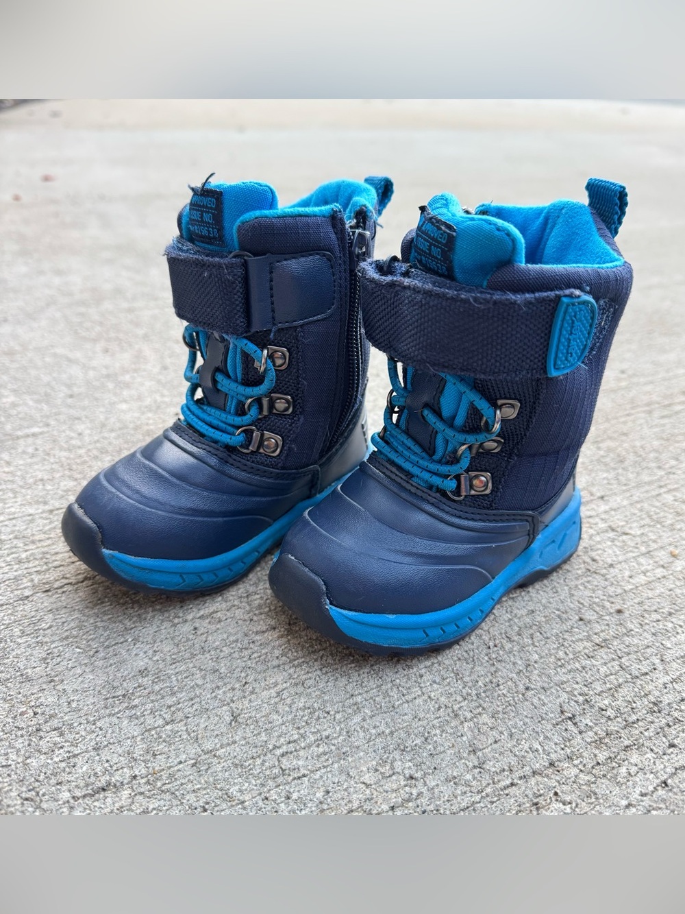 Carter’s Toddler Snow Boots Size 5 Blue